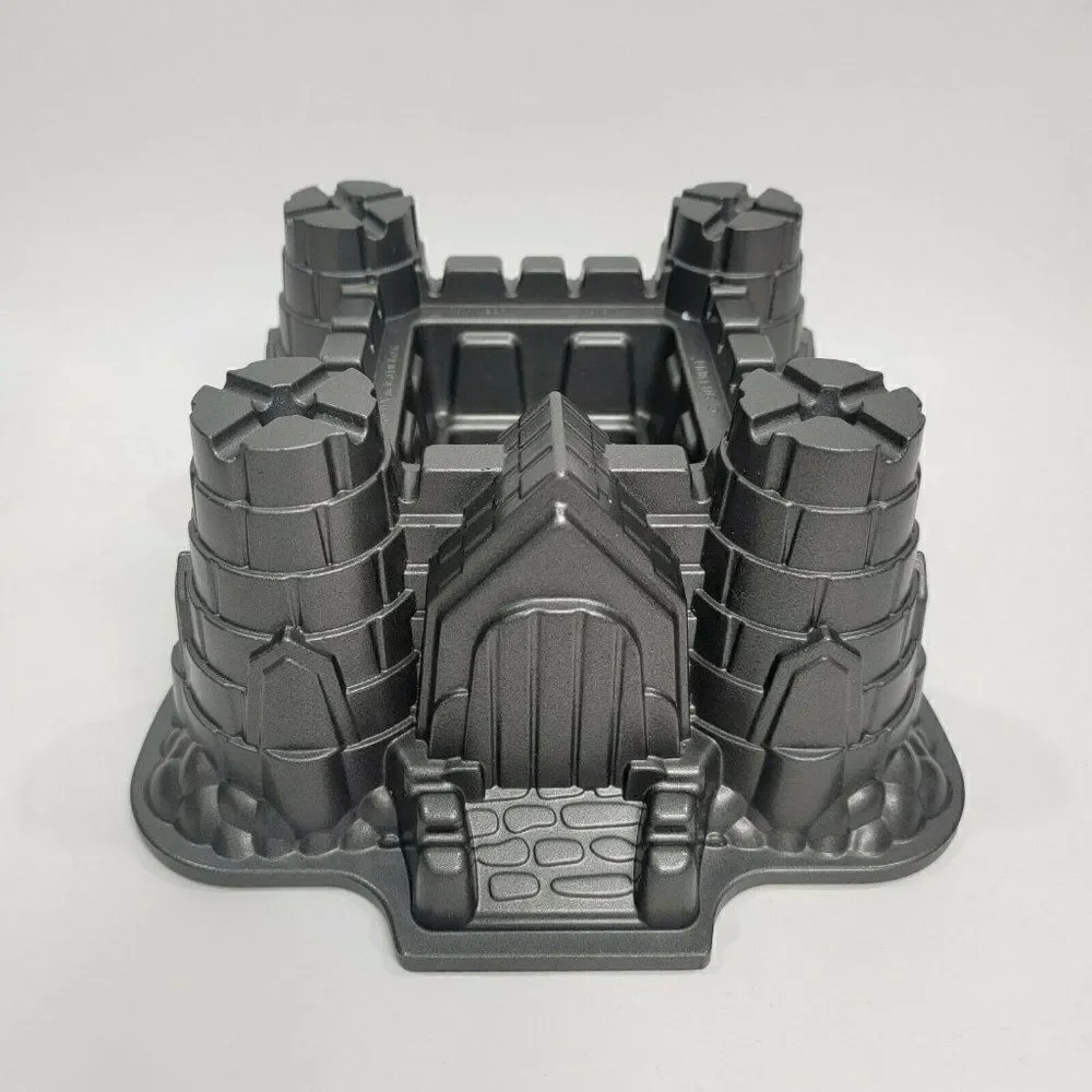 Nordicware CASTLE BUNDT Cake Pan HEAVY Cast Aluminum 10 Cups USA